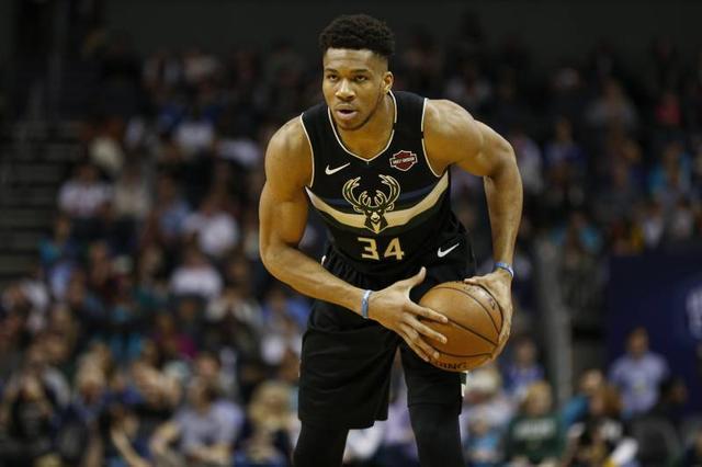 现回报了球 现回报了球