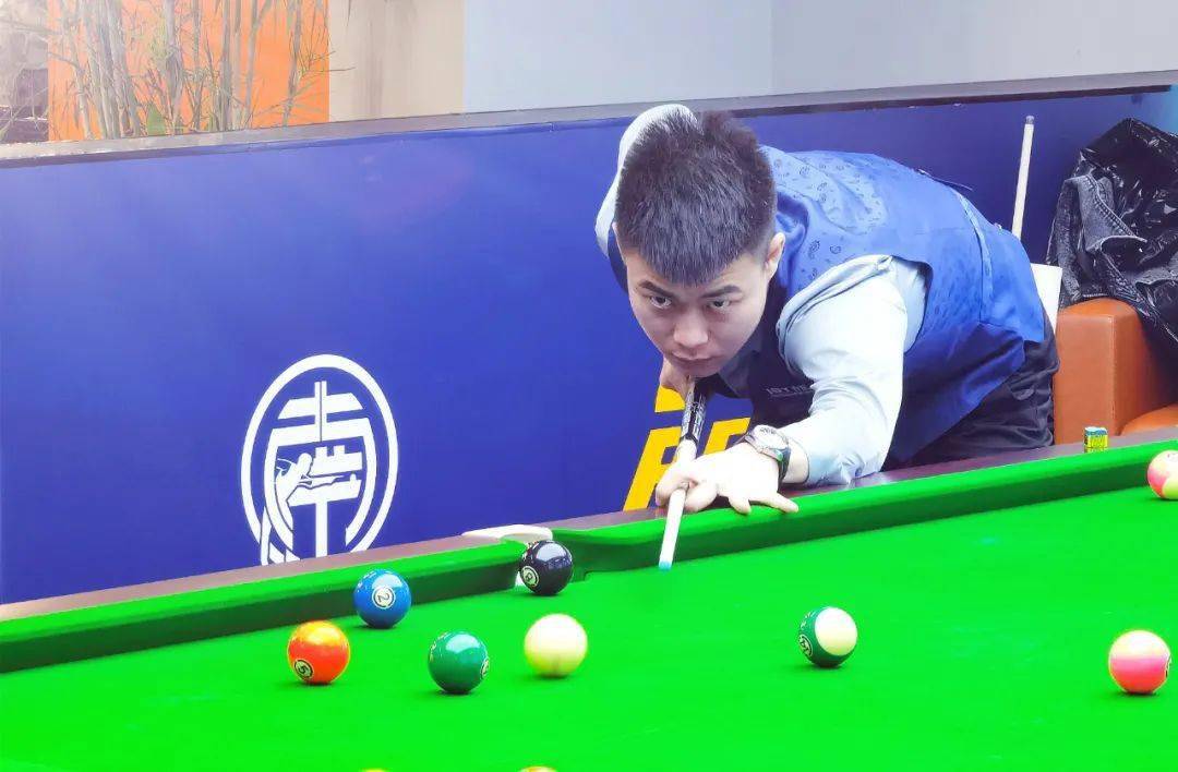 展现出一种 展现出一种