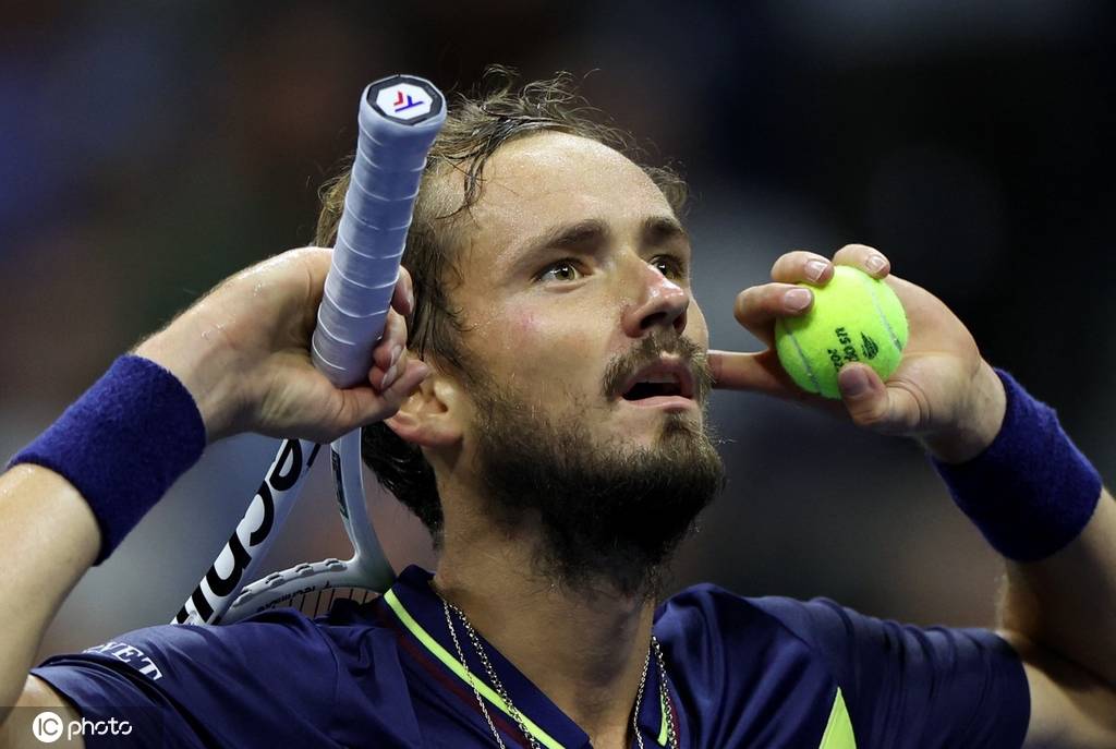 都备受瞩目 都备受瞩目