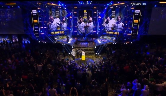 他不仅能一 他不仅能一